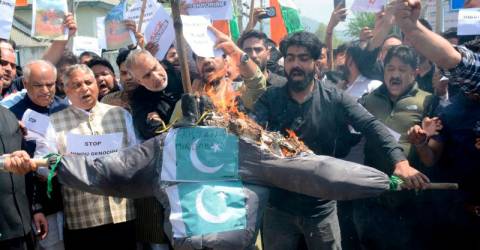 20 tourists feared dead in militant strike