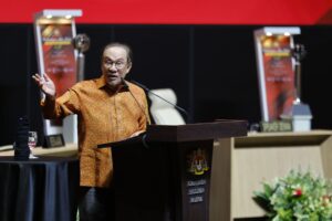 Anwar calls on MPs to uphold civil debate in parliament, avoid insults and profanity