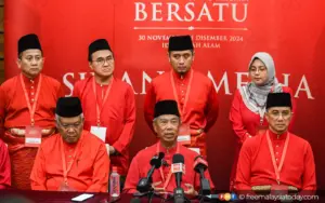 Cover Image for Muhyiddin meets opposition party leaders on proposed united front