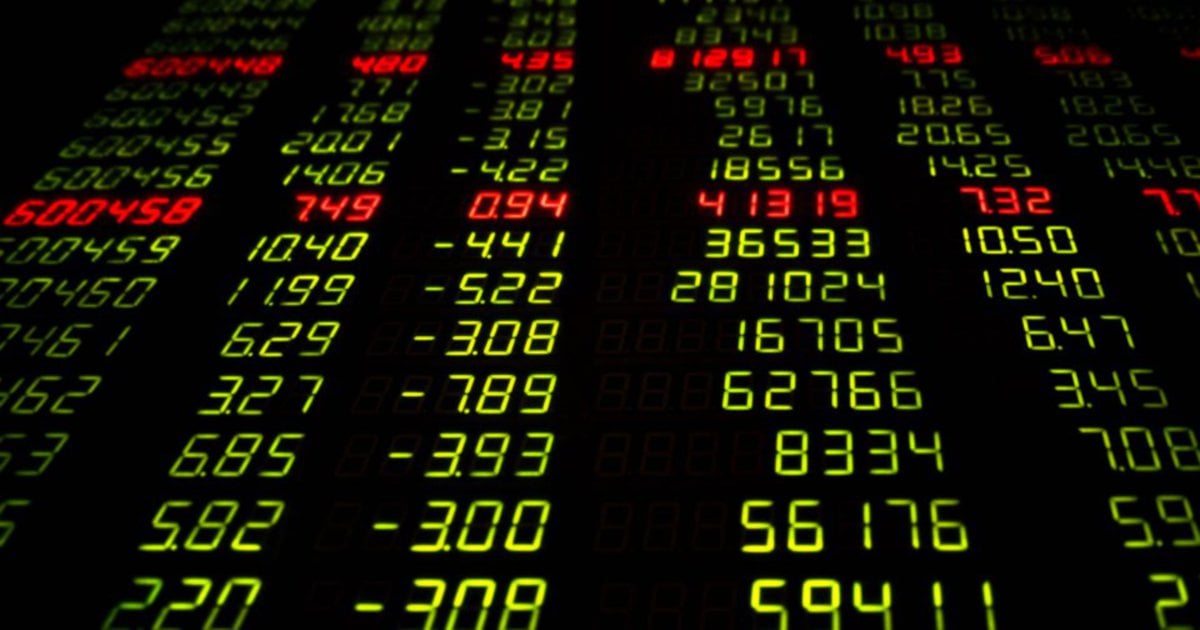 European shares edge higher amid earnings flurry, US tariff blitz