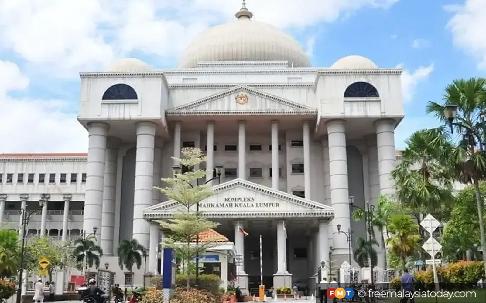 Cover Image for Sabah sees O&G windfall as foreign giants commit long-term