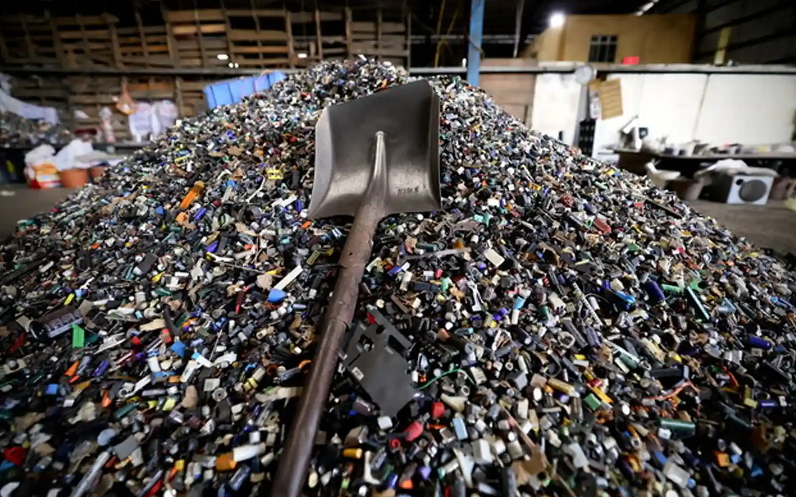 Cover Image for MACC records statements from 27 witnesses in scrap metal smuggling probe