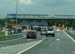 Govt to address 50km of mobile 'dead zones' on major highways