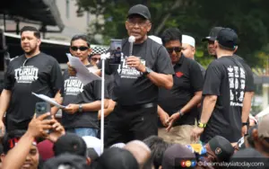 Cover Image for Polis anggar 18,000 hadir perhimpunan, Pemuda PN dakwa lebih 200,000