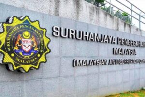 Johor officers remanded for flying passport bribery scheme