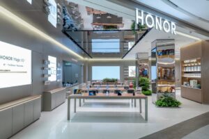 Kedai Fizikal Dan Pusat Servis Terbesar Honor Dibuka Di Johor Bahru