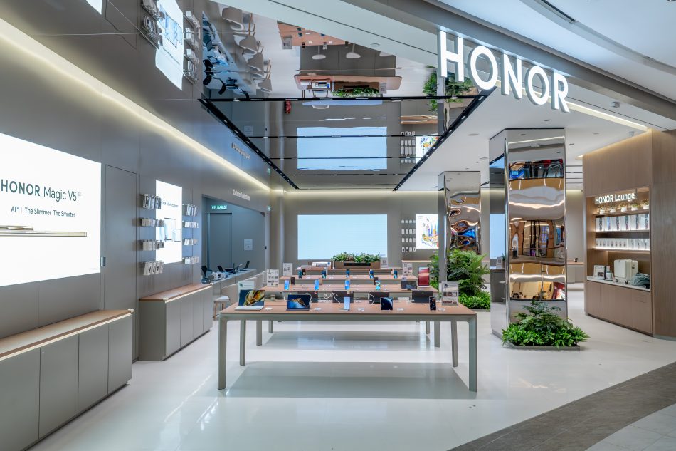 Kedai Fizikal Dan Pusat Servis Terbesar Honor Dibuka Di Johor Bahru