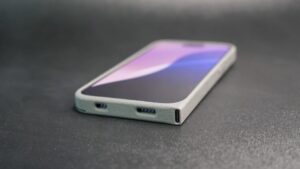 Kerangka Ini Mengubah iPhone Lightning Menjadi USB-C