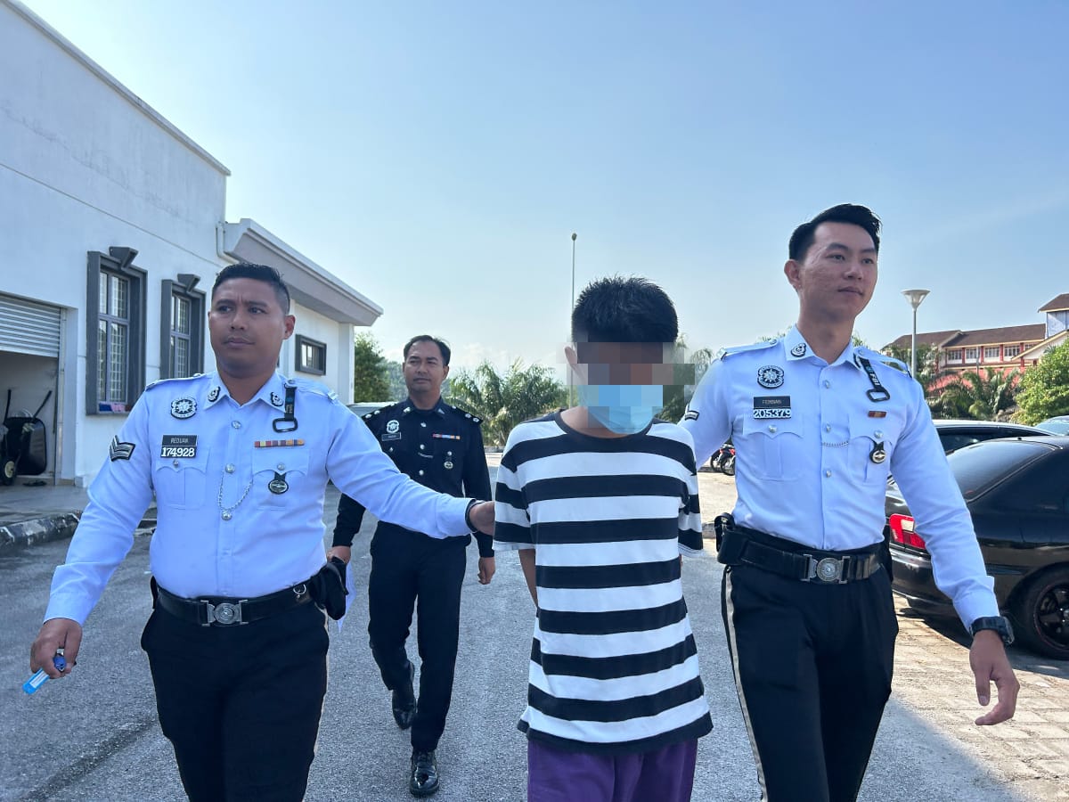 Pemandu Vios terlibat nahas tiga warga emas maut direman