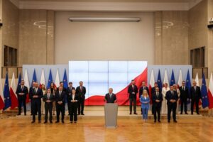 Polish PM presents reshuffled government, Sikorski to become deputy PM