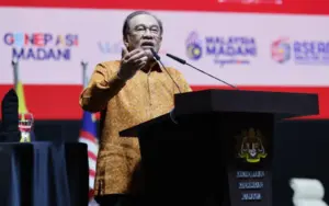 Cover Image for Belajar bahas daripada pelajar, Anwar beritahu Ahli Parlimen