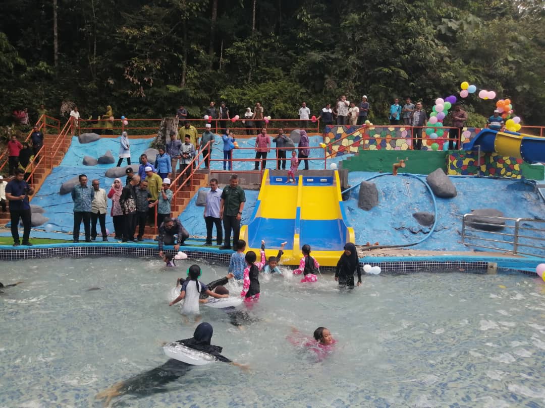 Taman Tema Air Taman Pertanian Sekayu dibuka