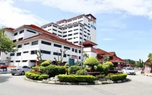 Cover Image for Reveal caterers awarded contracts at public hospitals, govt told
