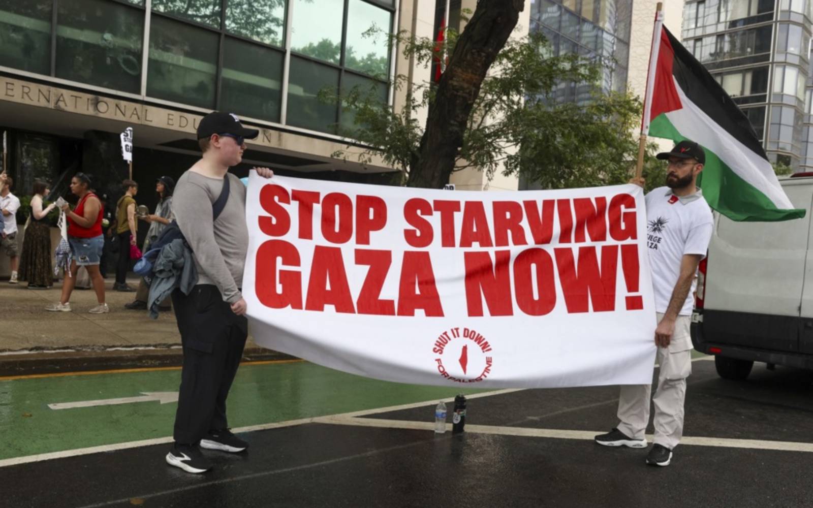 Cover Image for Merz calls on Netanyahu to provide aid to Gaza’s ‘starving’ civilians