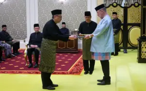 Cover Image for Wan Ahmad Farid angkat sumpah jawatan ketua hakim negara