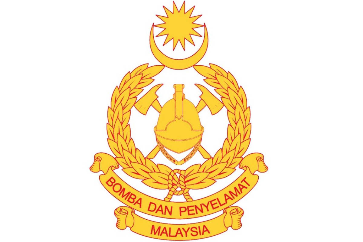 Water bombing slows 105-hectare bushfire in Mukah