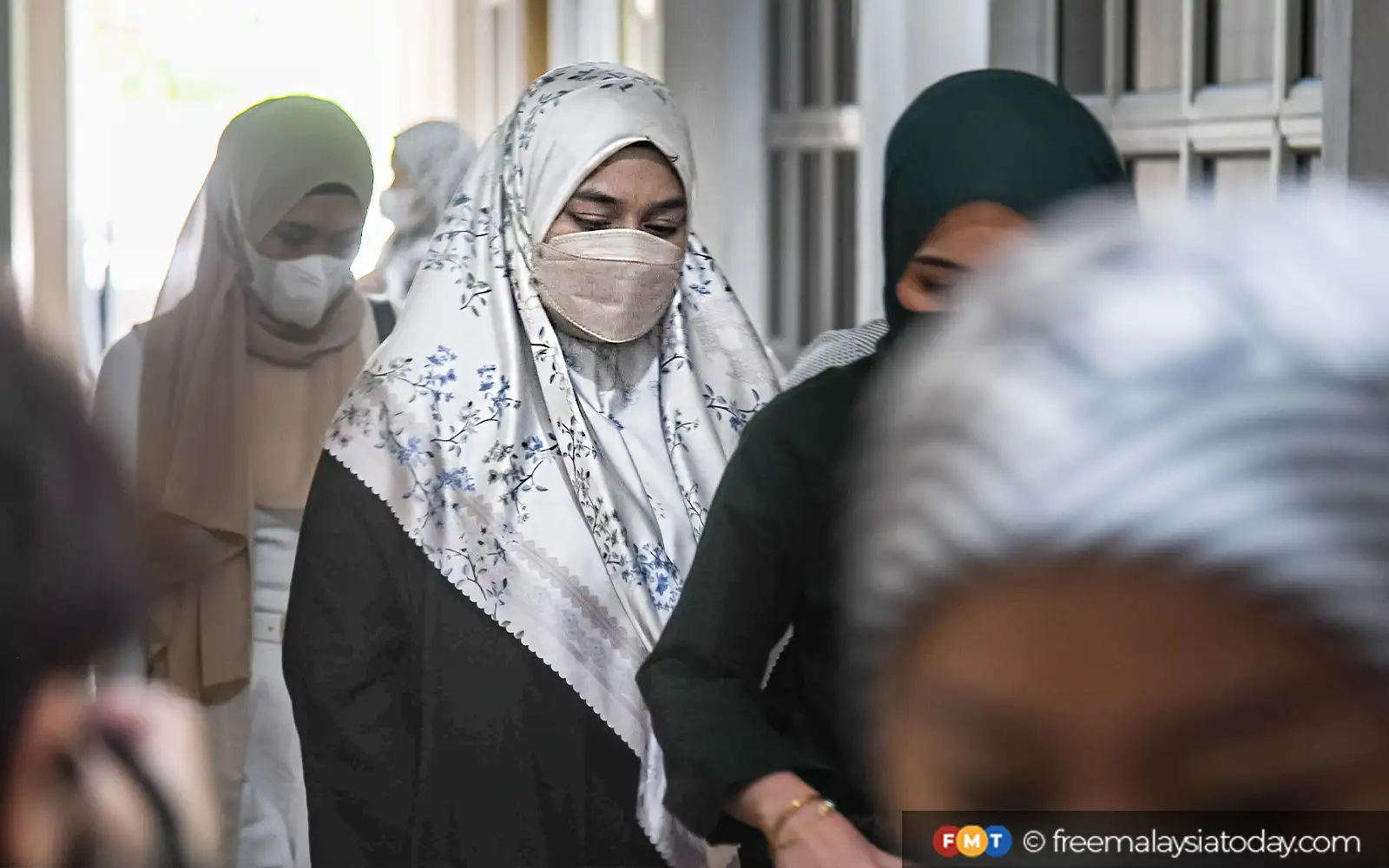 Cover Image for Ismanira nafi wajah ‘kosong’, ‘tiada perasaan’ ketika disiasat