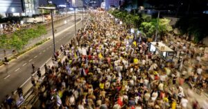 'We will chase you!' – Over 100,000 protesters in Tel Aviv warn Netanyahu over Gaza invasion
