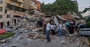 1 killed, dozens injured as quake hits western Turkey