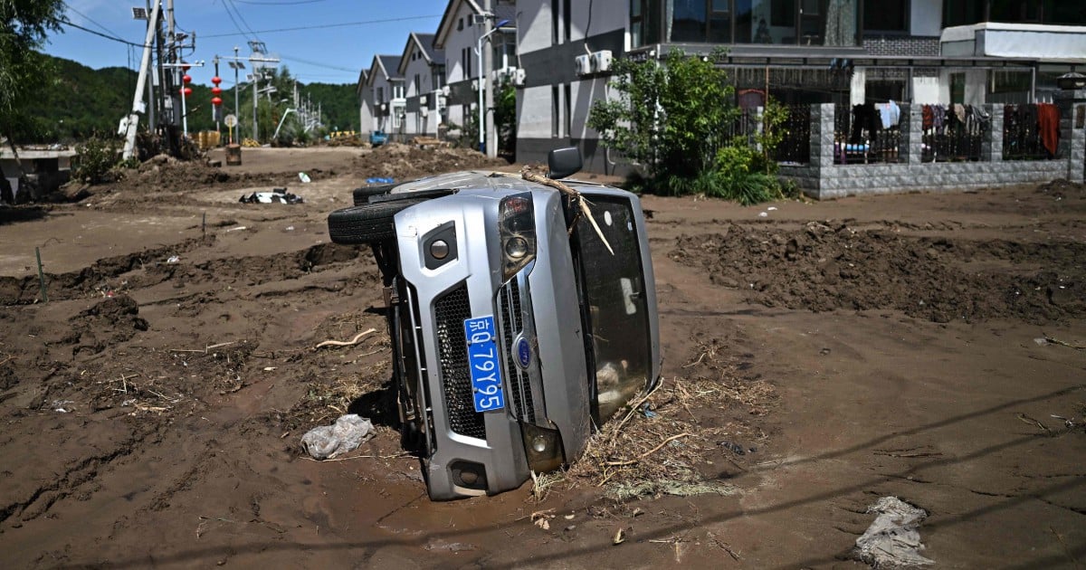 10 dead, 33 missing in northwest China floods