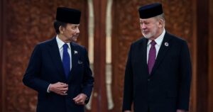 Sultan of Brunei accorded state welcome at Istana Negara