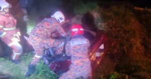 3 dead, 3 injured after car skids, falls into ditch in Banting