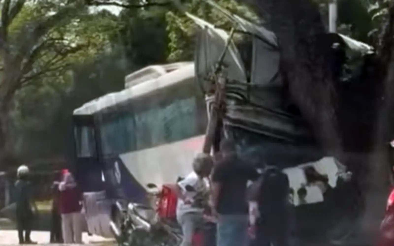 Cover Image for 10 confirmed dead after bus accident in north China