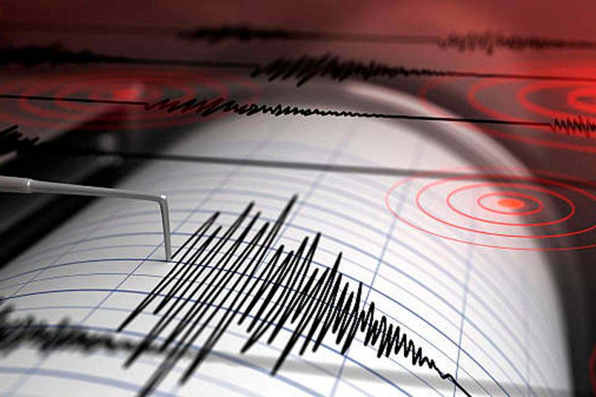 4.9 magnitude earthquake damages West Java houses and school