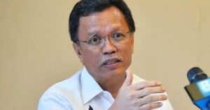 Abolishing student loans doable, Shafie Apdal insists