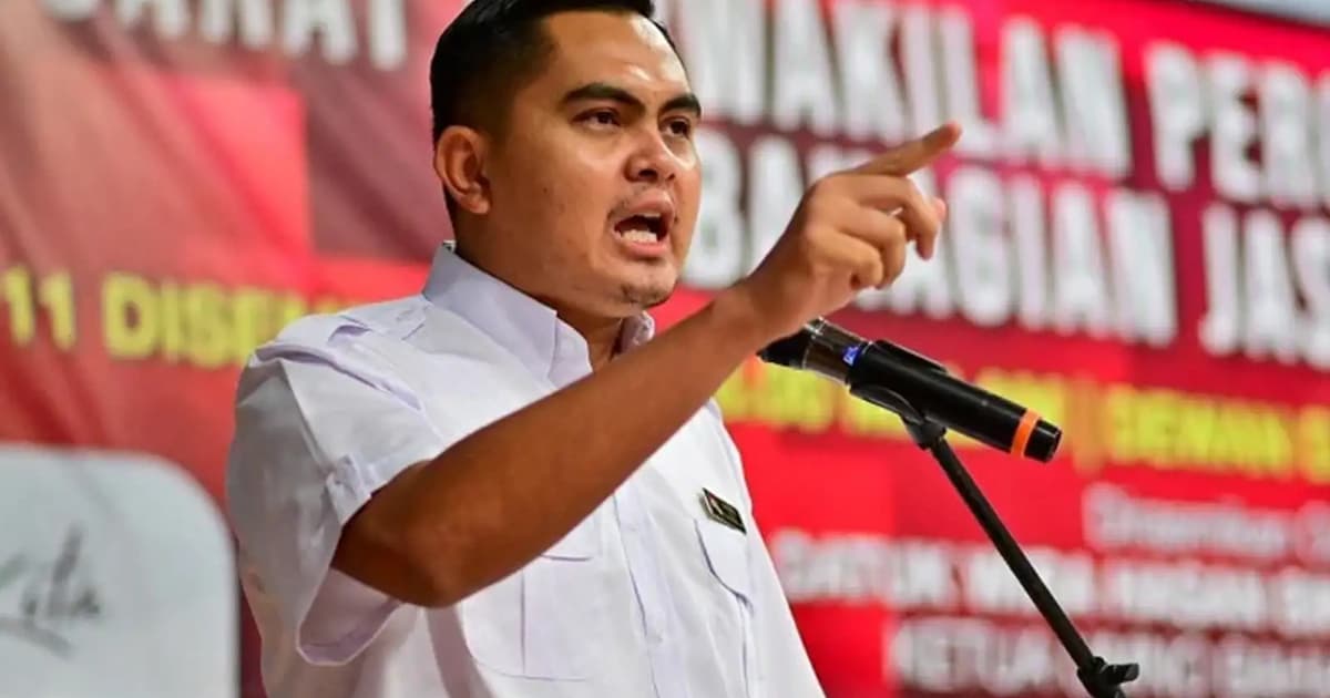 Akmal scraps ‘class’ for Penang store owner who flew flag upside down