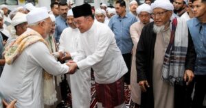 Anwar announces RM2.1mil aid for pondok schools under Kelantan Islamic Foundation