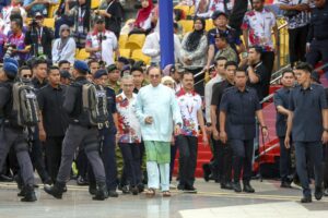Anwar attends National Day rehearsal