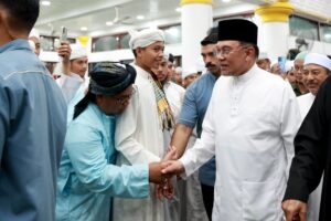 Anwar umum bantuan RM2.1 untuk Pusat Pengajian Pondok YIK