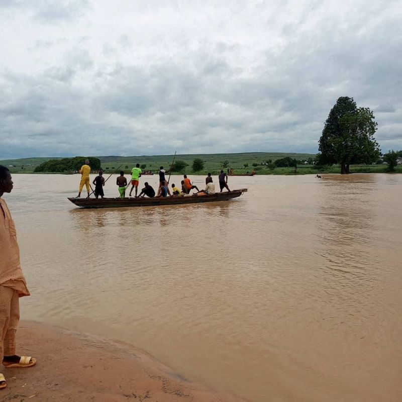 At least 25 rescued after boat capsizes in Nigeria, dozens presumed dead