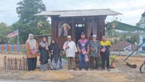 Berhabis RM15,000 bina replika rumah untuk tatapan generasi Felda