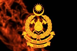 Bomba selamatkan empat terperangkap kebakaran rumah kedai di Klang