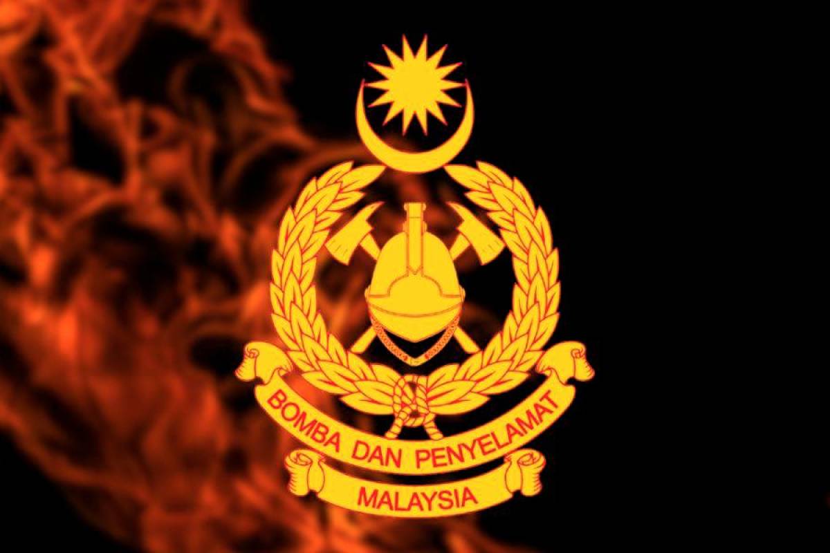 Bomba selamatkan empat terperangkap kebakaran rumah kedai di Klang