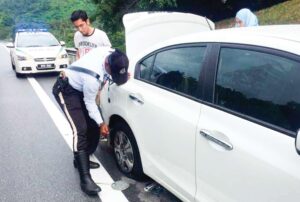 Bukan semua biru itu ‘nila’