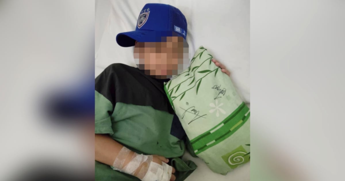 Bullied cancer survivor clings to 'bantal busuk' signed by Tunku Ismail