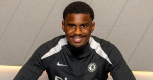 Chelsea sign Dutch defender Hato from Ajax