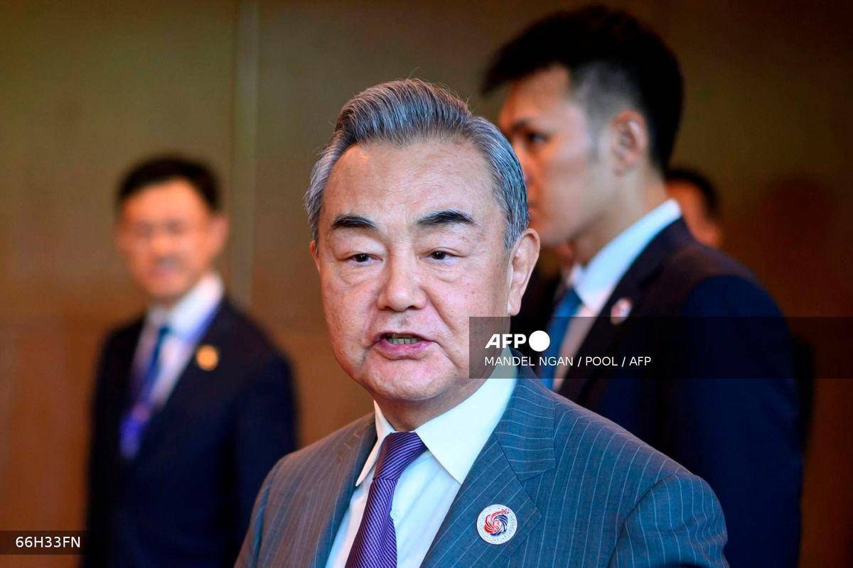 China’s top diplomat visits India for crucial border talks