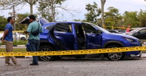 Cop killed after being rammed by car used by fleeing burglars
