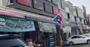 Cops probe upside down Jalur Gemilang