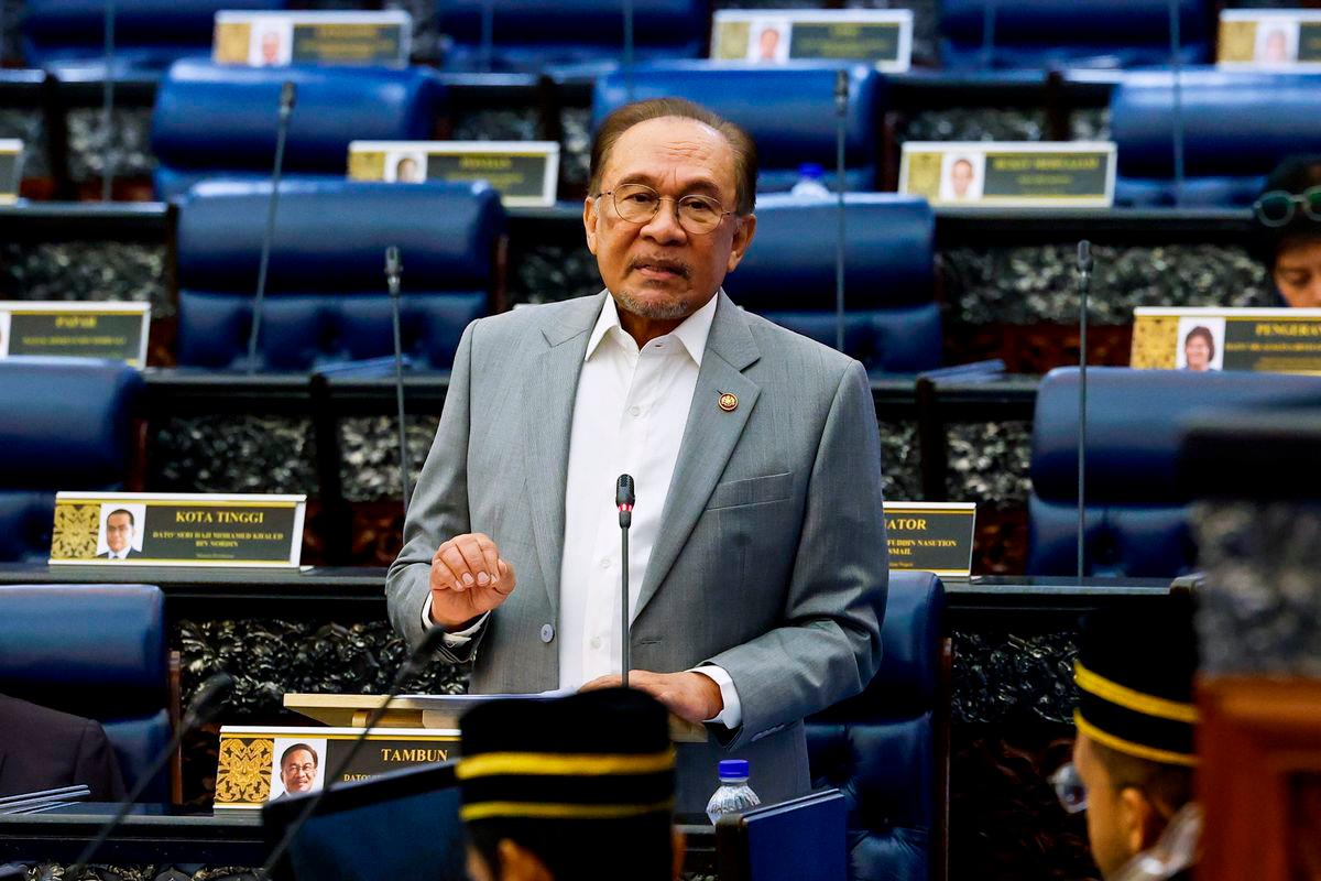 Defisit negara turun secara berfasa kurangkan beban hutang