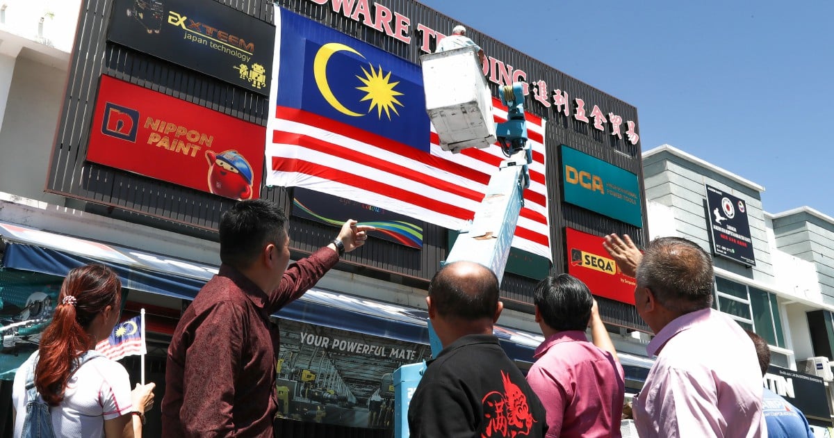 Disseminate correct flag display protocols a better approach