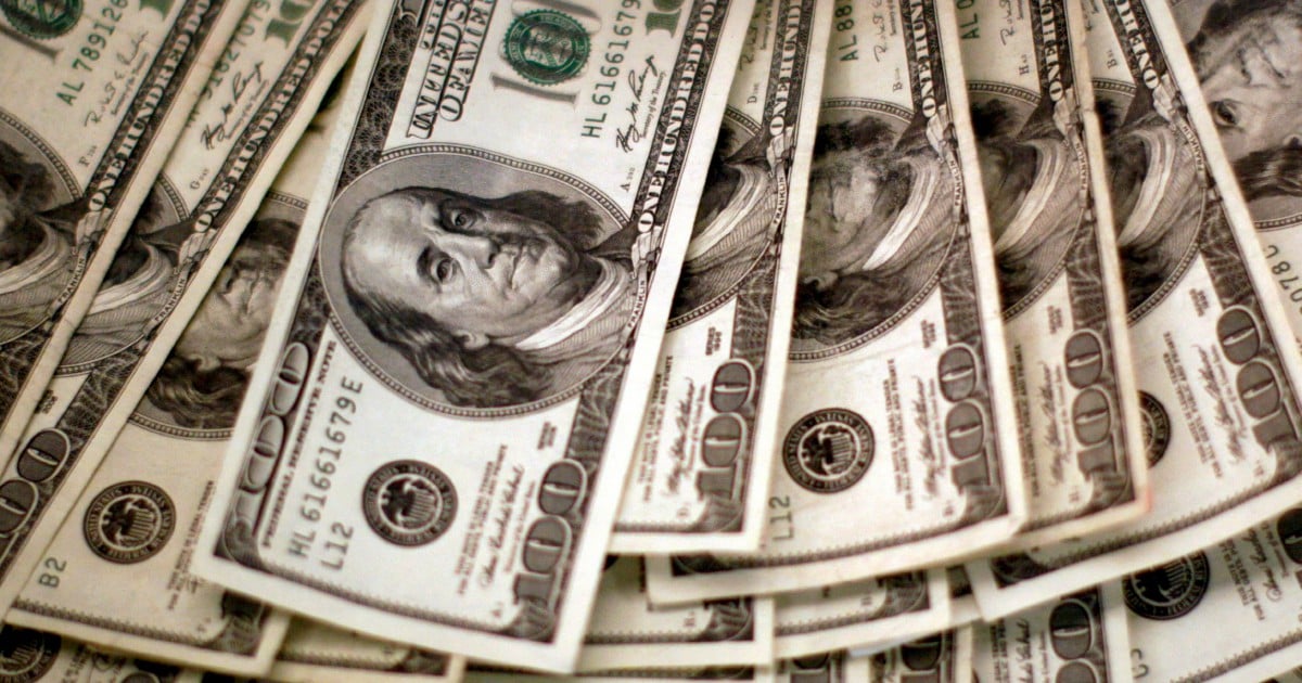 Dollar steadies after tumble as investors eye imminent Fed cuts