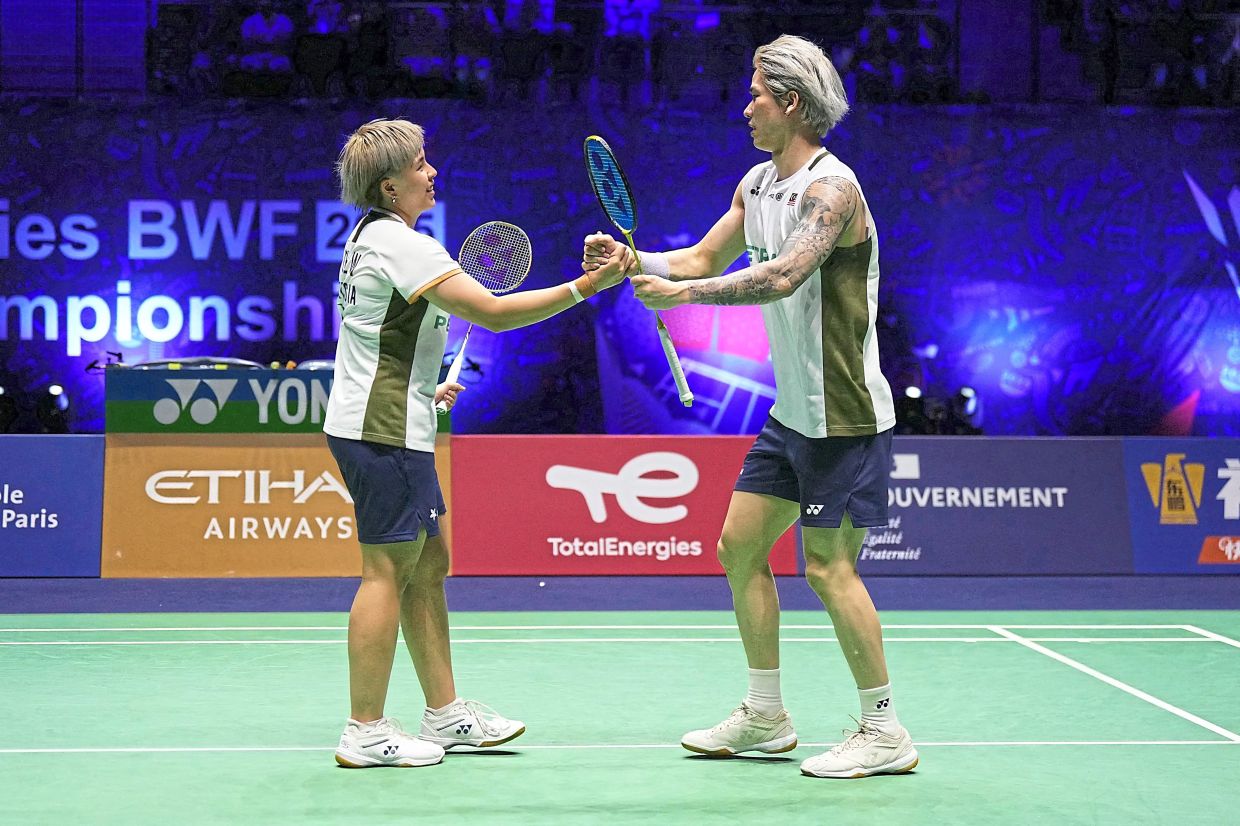 Dr Wee hails Chen-Toh's historic world title