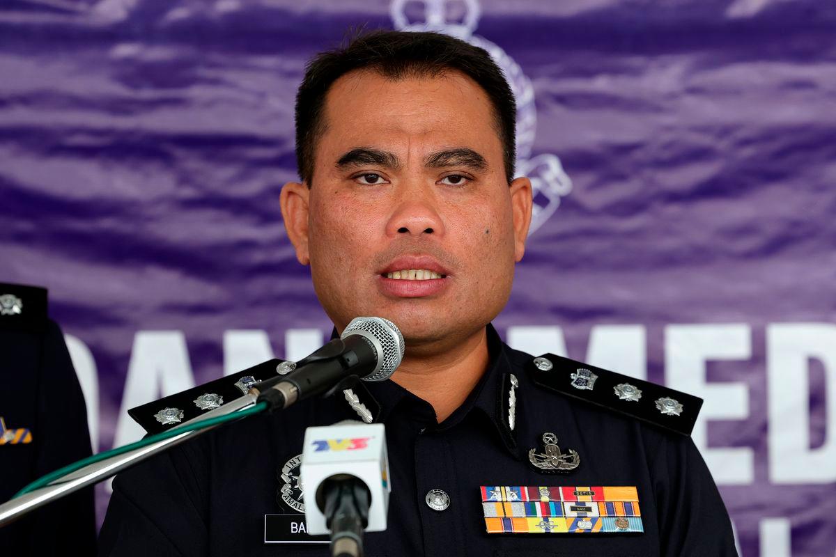 Dua maut dalam kemalangan kereta terbabas di lebuhraya Kluang