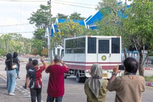 Eda Ezrin, husband and four others freed from Thailand prison