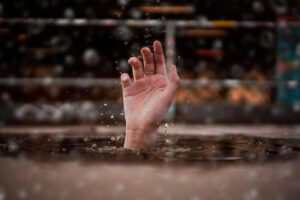Father feared drowned after rescuing son in Tanah Merah river
